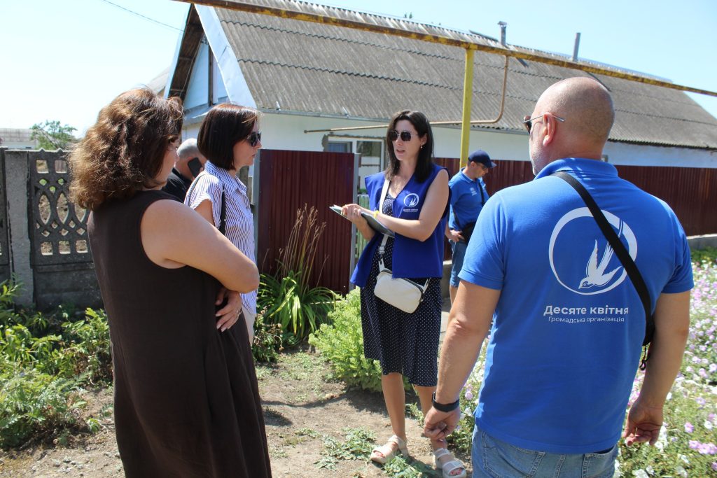 В Біляївці ведуться роботи з відновлення будинків, які були пошкоджені внаслідок ворожої атаки.