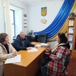 Сьогодні, 16 жовтня, у селі Мирне Біляївської громади відбувся виїзний прийом фахівця із супроводу ветеранів війни та демобілізованих осіб та начальника відділу соціального захисту населення та охорони здоров’я.